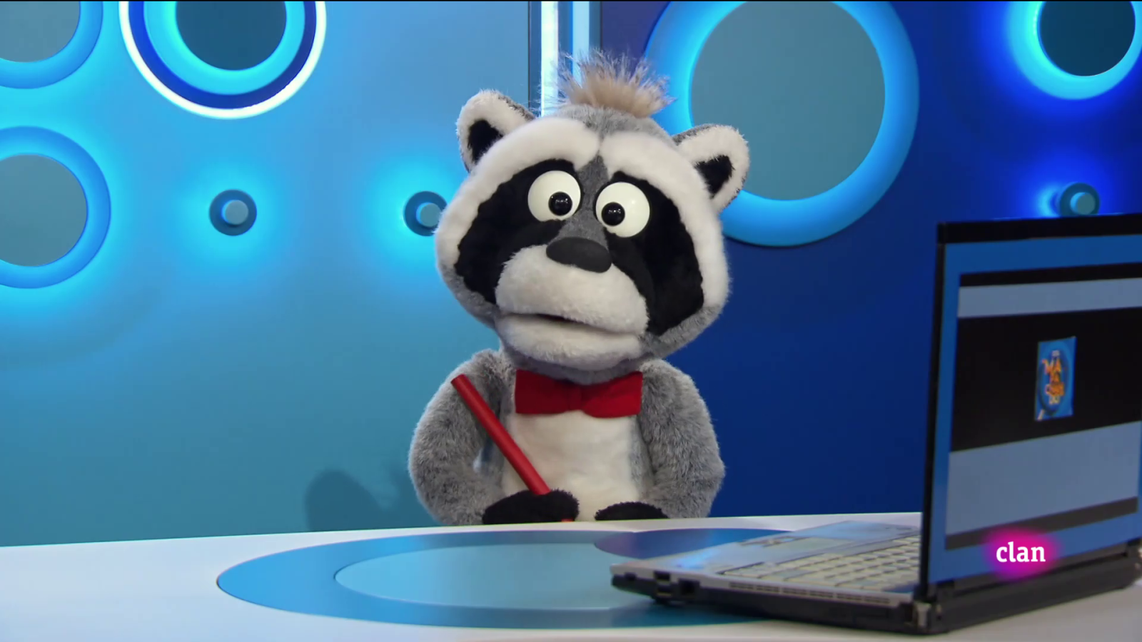 Aprendemos en Clan -'Está mapachando' - Escuelas flotantes y más - RTVE.es - Aprendemos en Clan | Ver