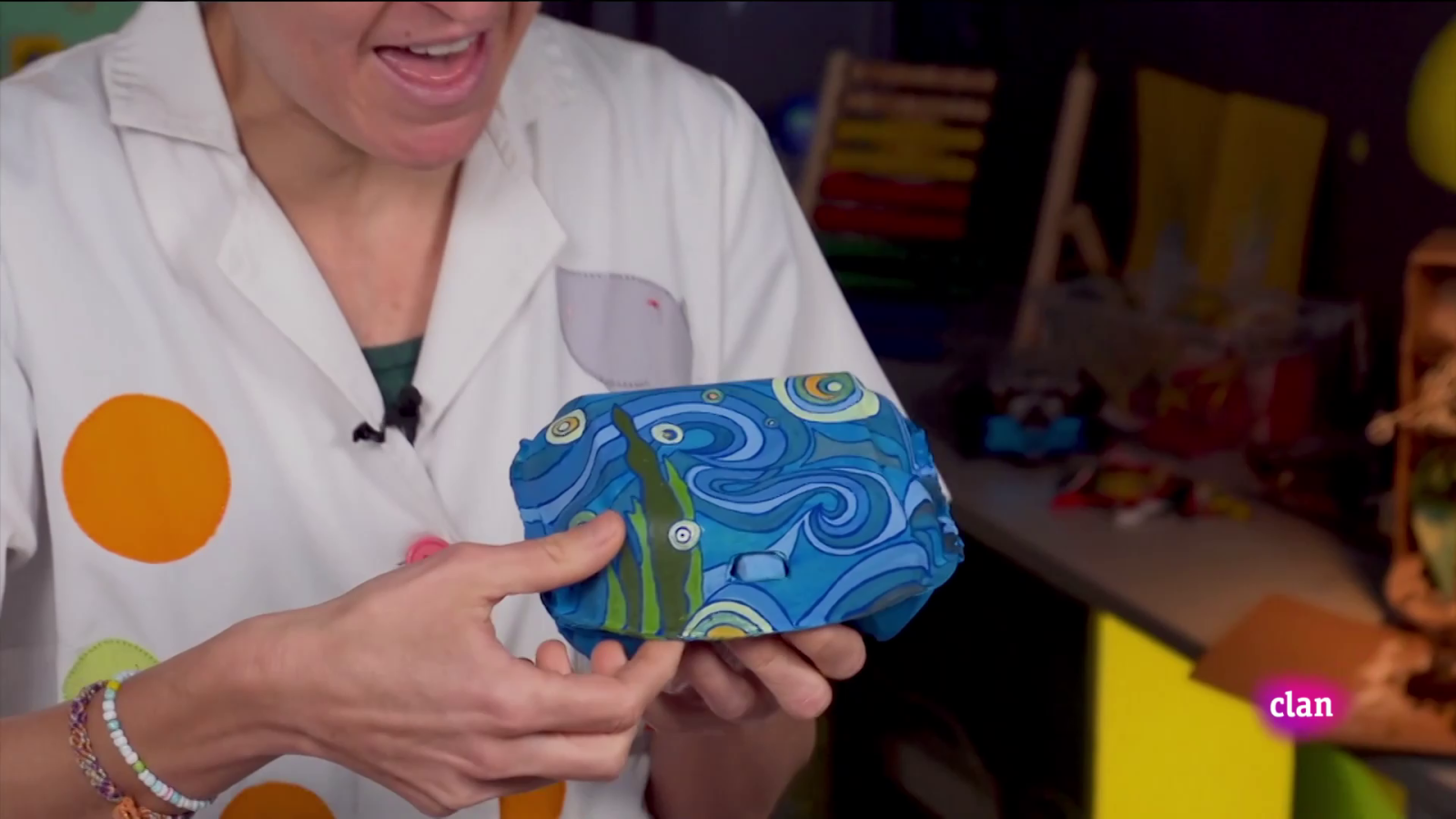 Aprendemos en Clan - RETO - Crea tu estuche con material reciclado - RTVE.es - Aprendemos en Clan | Ver