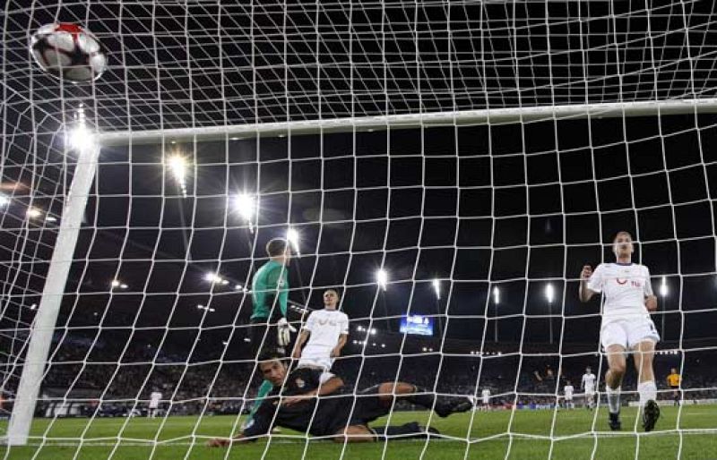 Raúl González (0-2)