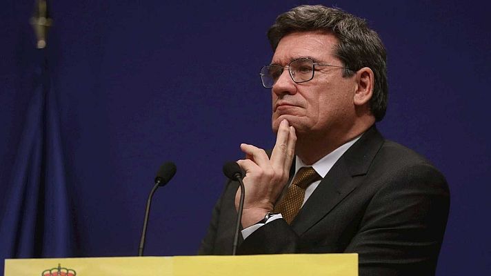 Telediario 1 - Las pensiones no bajarán para compensar la caída de precios