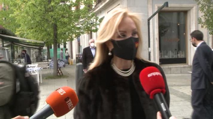 Gente y tendencias - Carmen Lomana sobre Julia Janeiro: "No se puede ser más vulgar"