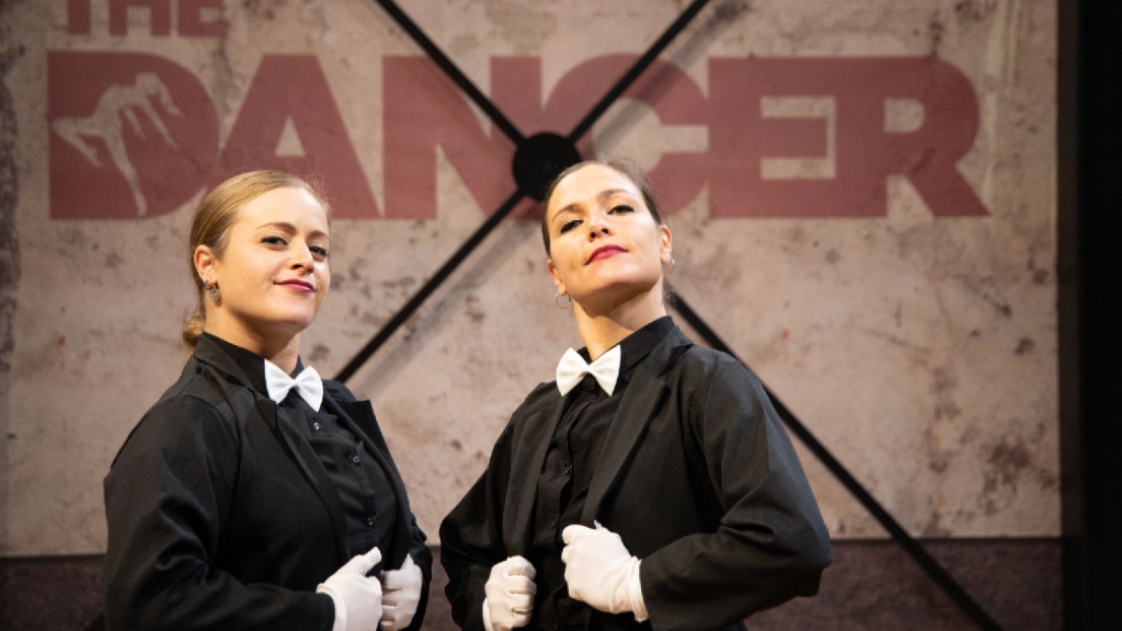 The Dancer - Actuación completa de Julia y Laura Isanta