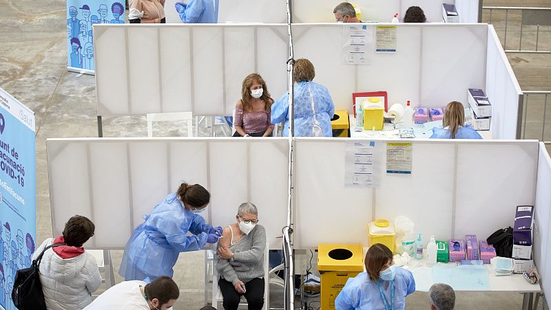 Coronavirus - ¿Es conveniente retrasar la segunda dosis de la vacuna? - Telediario 1 | Ver