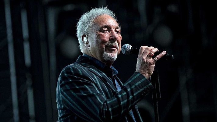 Telediario 1 - Tom Jones versiona sus grandes éxitos en su nuevo disco, 'Surrounded by time'