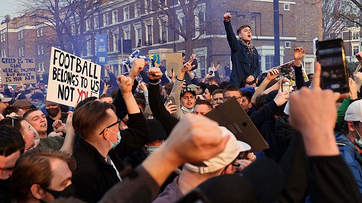 Telediario 1 - Grietas en la Superliga: la presión en Inglaterra pone en jaque el proyecto