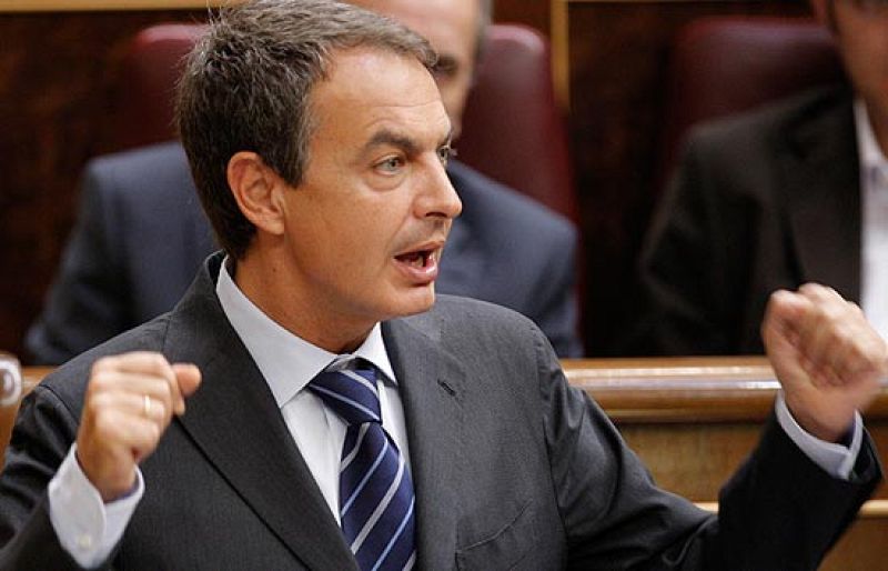 Zapatero y Rajoy se enzarzan por los impuestos en el Congreso | Ver