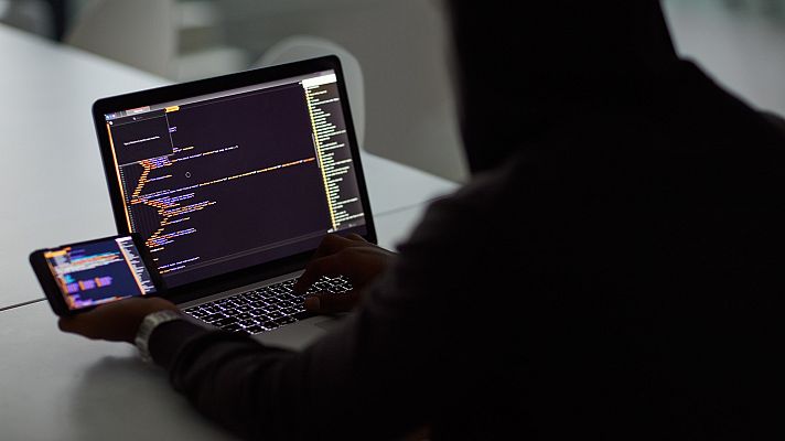 Comando Actualidad - Se enamoró en internet y terminó perdiendo los ahorros de to