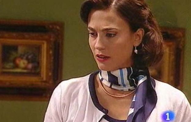 Amar en tiempos revueltos - La sospecha de Cristina