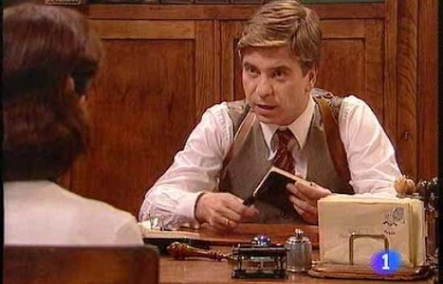 Amar en tiempos revueltos - Héctor investiga el ataque a Cristi