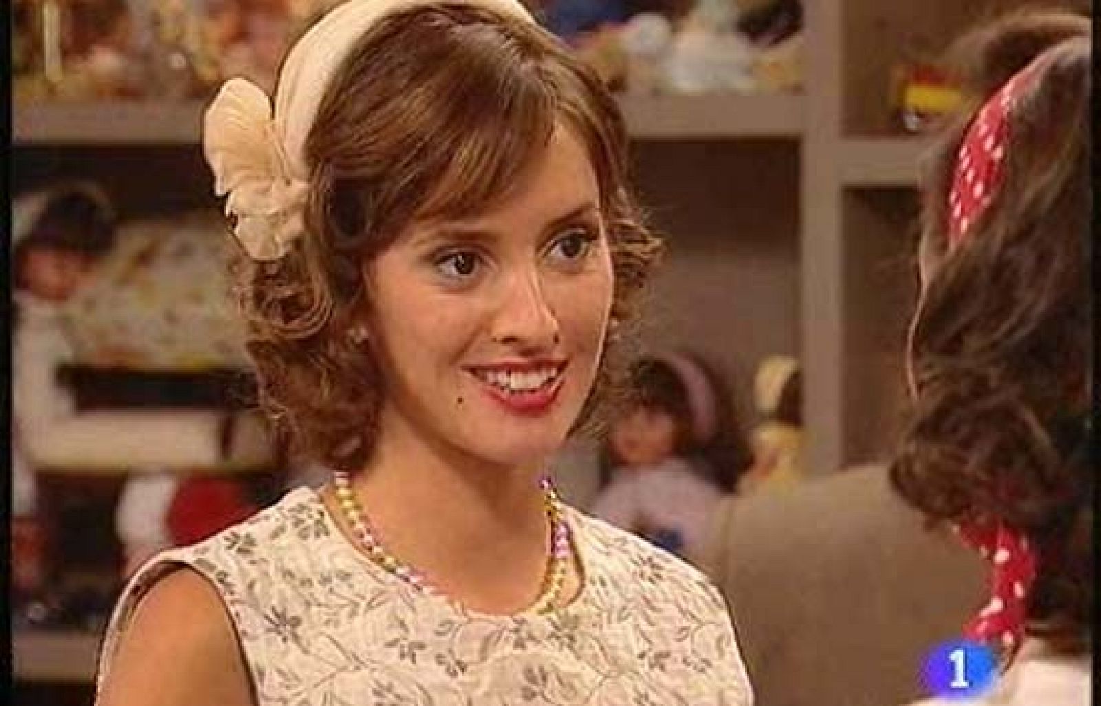 Amar - Ana, ¿perseguida por Cayetana? - Amar en tiempos revueltos | Ver