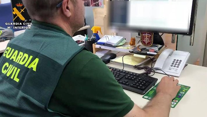 Informativo 24h - Detenidas 35 personas en una operación contra el abuso sexual a menores con los que contactaban a través de una web