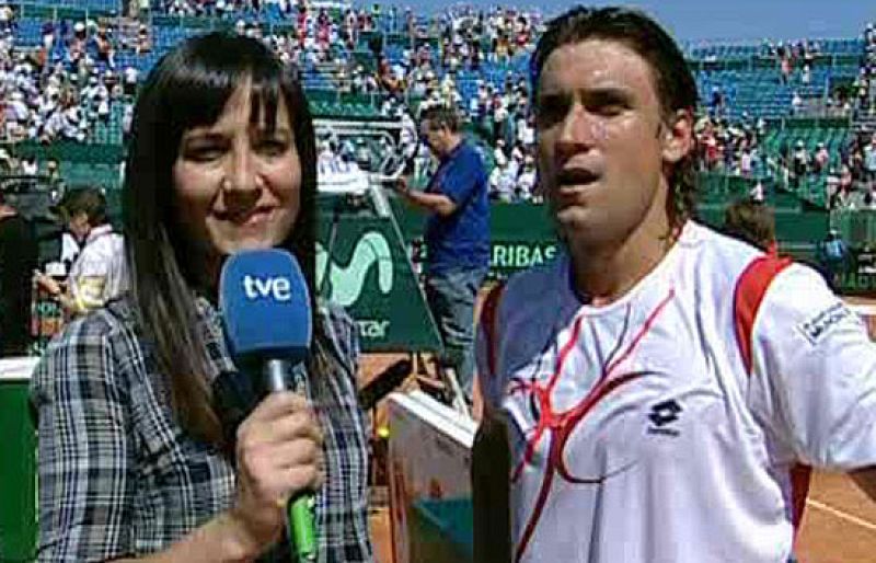 David Ferrer se ha mostrado feliz por conseguir el primer punto para España en las semifinales de la Copa Davis, tras vencer al israelí Levy. El tenista español ha reconocido que el triunfo fue "relativamente fácil", aunque pasó por "momentos de ten