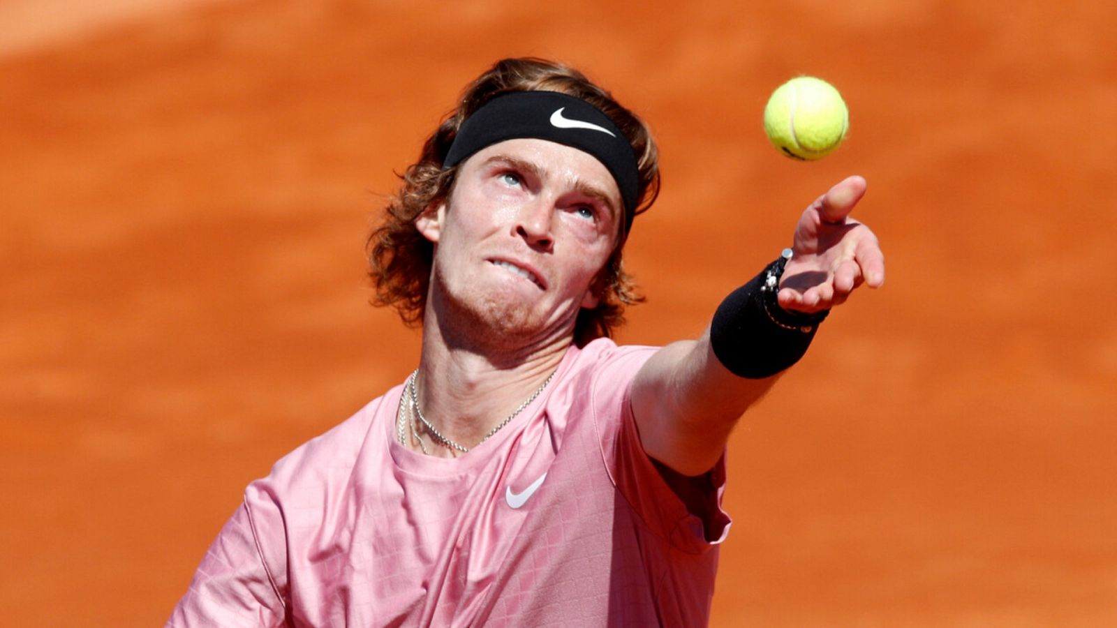 Tenis - ATP 500 Trofeo Conde de Godó. 1º partido 1/4 Final: J. Sinner - A. Rublev - ver ahora