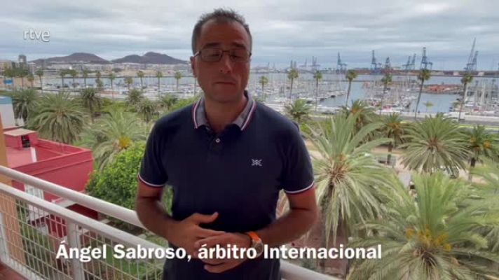 Balonmano - Ángel Sabroso, árbitro de balonmano: "Pitar una final es una buena manera de concluir una trayectoria"