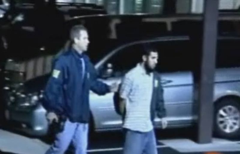 El FBI detiene a tres presuntos terroristas