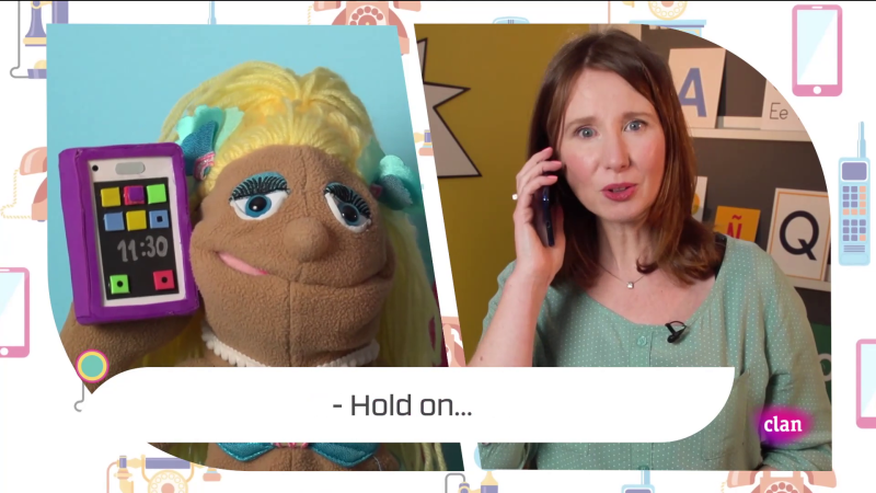 Aprendemos en Clan - INGLÉS - Speaking on the phone - RTVE.es - Aprendemos en Clan | Ver