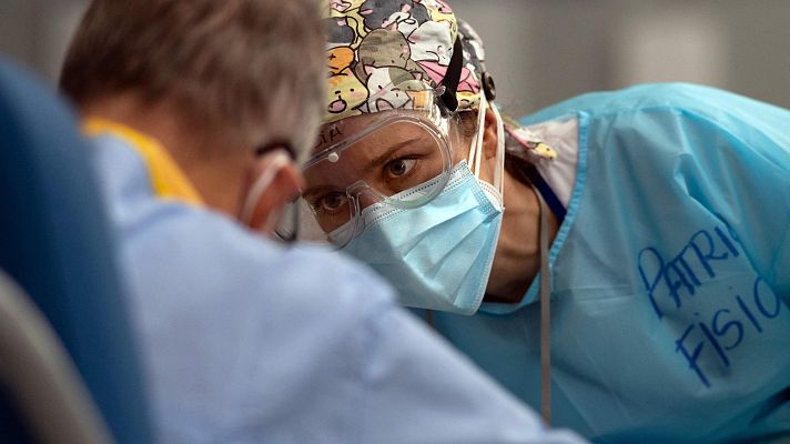 Telediario 1 - Solo uno de cada diez contagios de sanitarios se ha declarado como accidente de trabajo