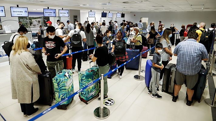 Telediario 1 - Caducan los bonos de las aerolíneas por la pandemia