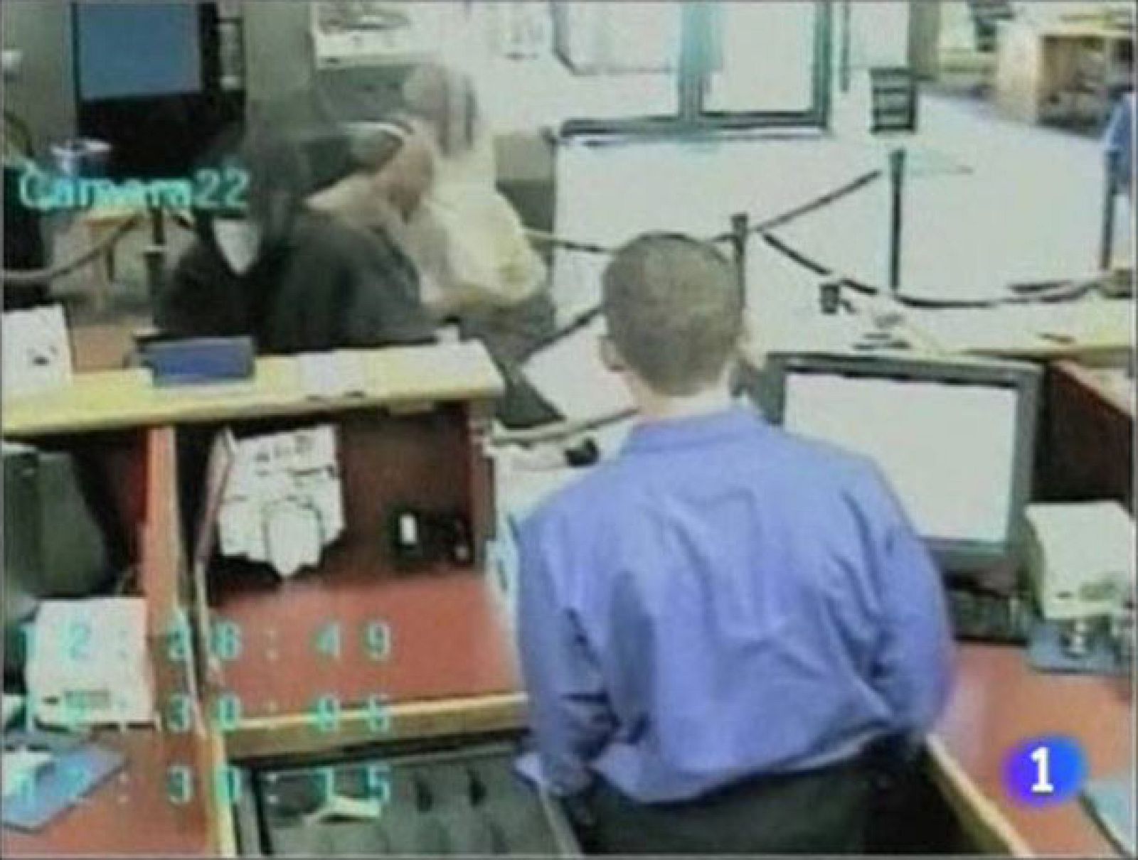 Un hombre de 54 años reduce al atracador de un banco en Wisconsin | Ver