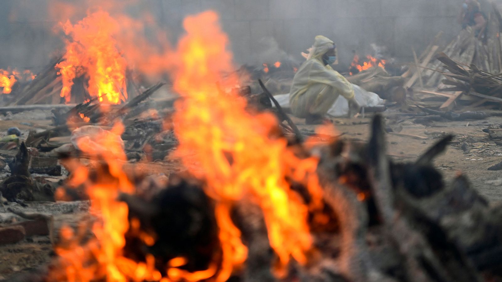 La variante india del coronavirus inquieta al mundo - Telediario 1 | Ver