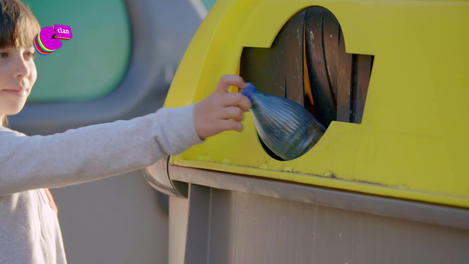 CAMPAÑA 'RECICLAJE' - Plástico y latas al contenedor amarillo - El mes de... | Ver