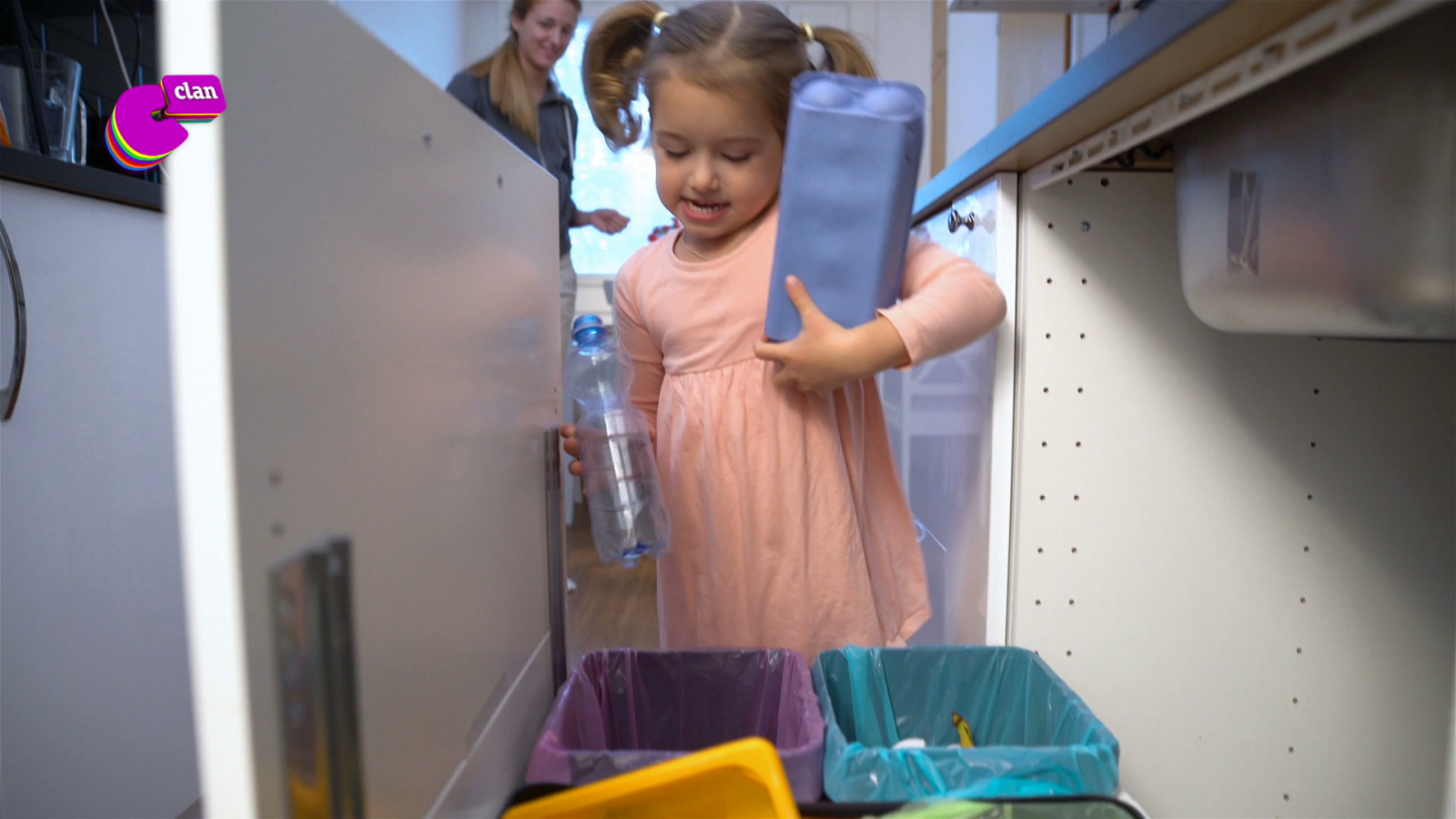 CAMPAÑA 'RECICLAJE' - Separa los resíduos, protege el planeta - El mes de... | Ver