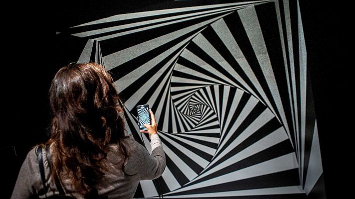Telediario 1 - El Museo Marítimo de Barcelona expone las metamorfosis y perspectivas paradójicas de Escher