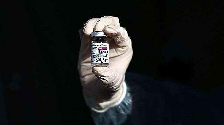 Telediario 1 - La demanda de Bruselas a AstraZeneca, ante la justicia belga