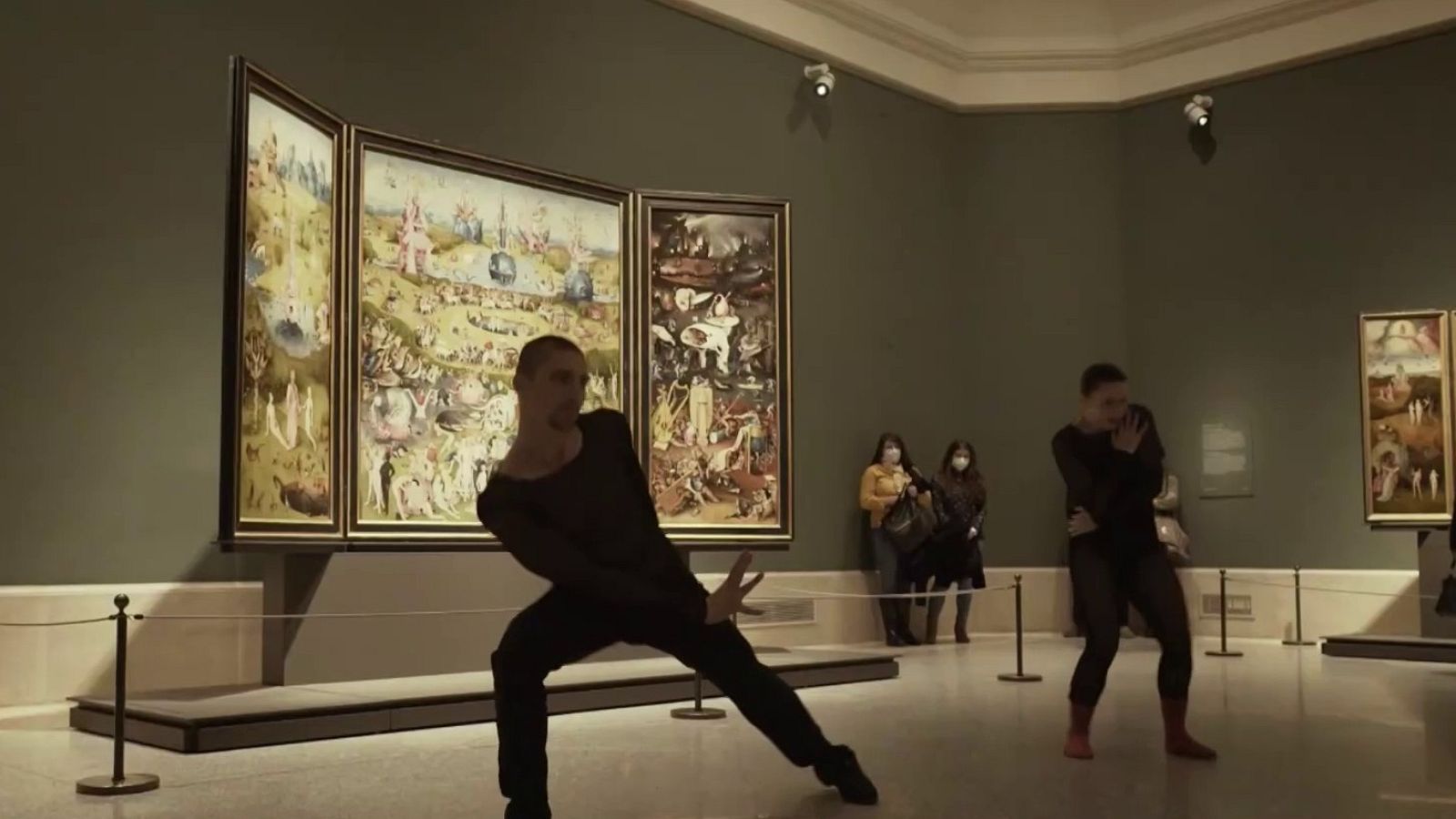 En el Día Mundial de la Danza los bailarines actuan en escenarios muy especiales