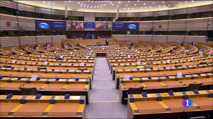 L'informatiu - Comunitat Valenciana - A vueltas con el pasaporte europeo y las pruebas PCR gratuitas