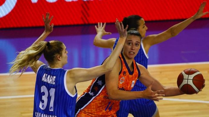  - Raquel Carrera, la "jefa" del Valencia basket