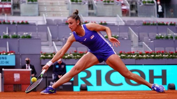 Tenis - Simona Halep vence a Sara Sorribes en Madrid
