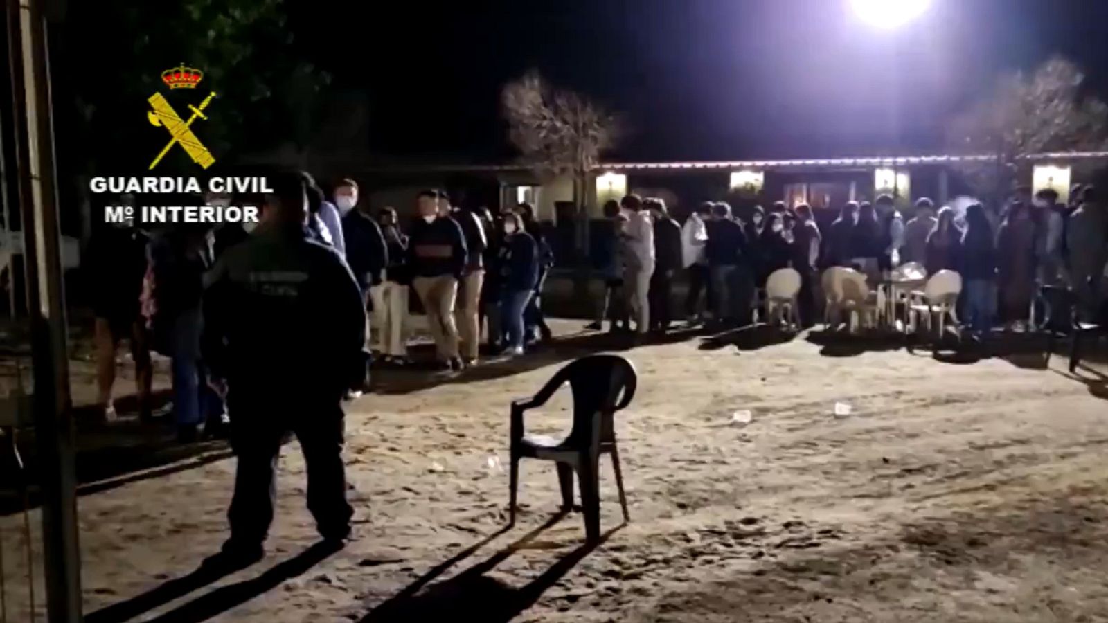 Desalojan en Madrid una macrofiesta universitaria con 400 estudiantes