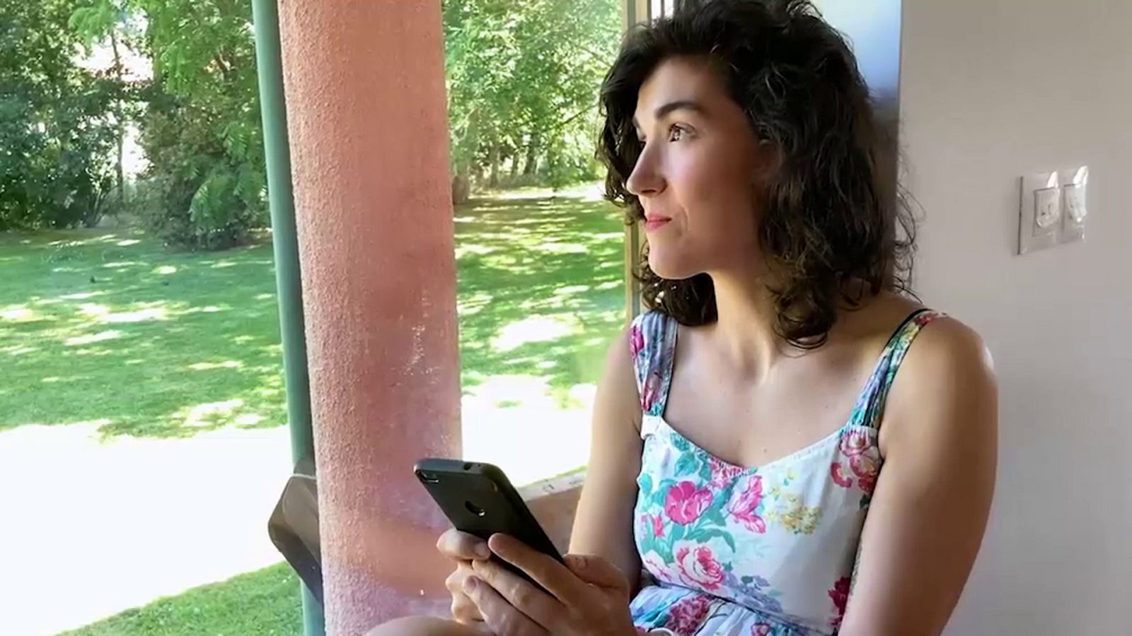 XII Concurso de Cortos RNE - La vi en rosa - Ver ahora