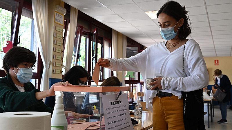 As transcurre el 4M: largas colas, distancia de seguridad, mascarilla y gel hidroalcohlico