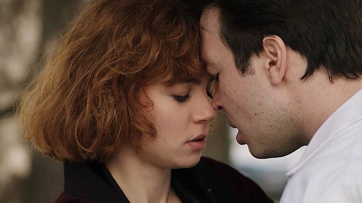 Cuéntame cómo pasó - El primer beso entre María y Jorge