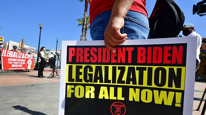 Telediario 1 - Biden comienza a reunir a las familias migrantes