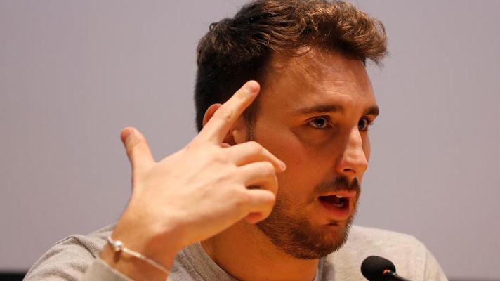 Telediario 1 - Víctor Gutiérrez: "Ya no hay barra libre con la homofobia en el deporte"