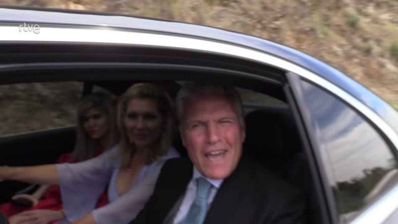 Juan Antonio Ruiz Espartaco y Patricia Rato con su hija Isabella | Ver