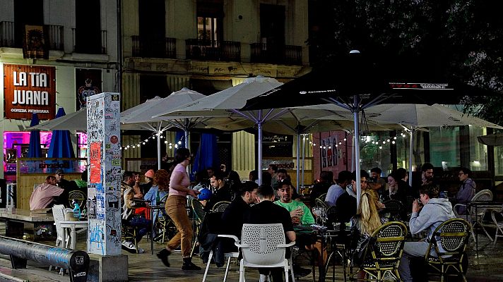 Telediario 1 - La hostelería respira aliviada con nuevos horarios mientras que el ocio nocturno reclama su sitio