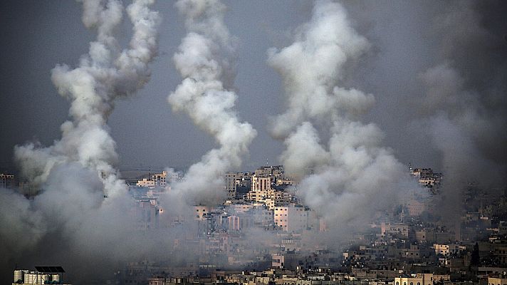 Telediario 1 - Decenas de muertos en Gaza tras un bombardeo de Israel en represalia a los cohetes lanzados por Hamás en Jerusalén
