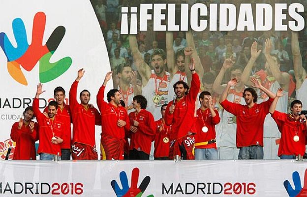 Baloncesto en RTVE - Baño de multitudes en Cibeles