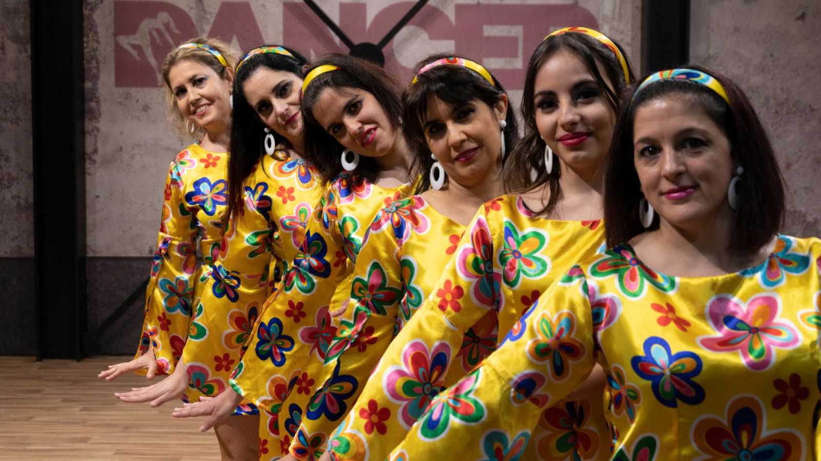 The Dancer - Actuación completa de Desmadres