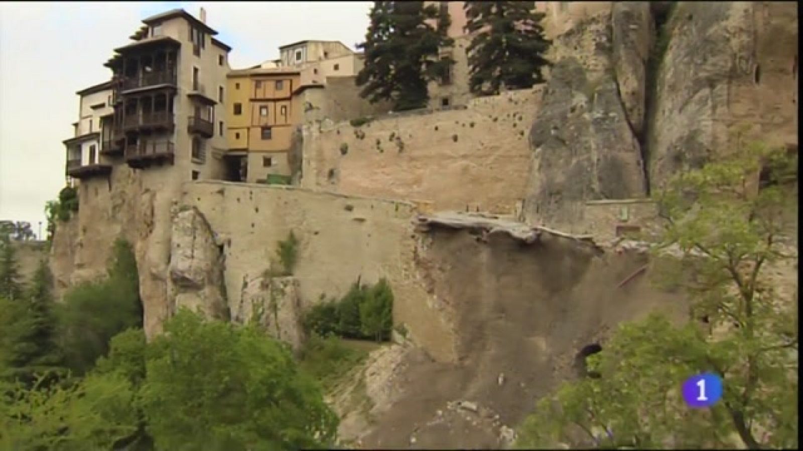 Derrumbe en el acceso a las Casas Colgadas de Cuenca | Ver