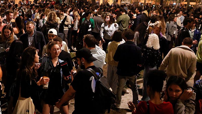 "Tengo 17 años y no salgo": un joven pide responsabilidad al resto - Telediario 1 | Ver