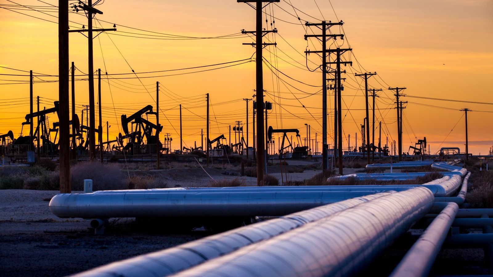 Biden llama a la calma ante el desabastecimiento de combustible por el ciberataque