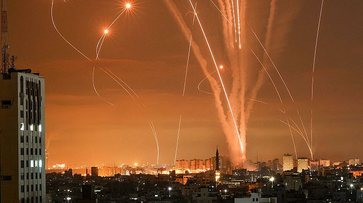 Telediario 1 - El Ejército israelí intensifica los bombardeos desde tierra y aire sobre la Franja de Gaza