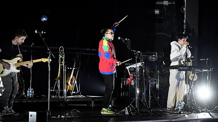 Telediario 1 - Stay Homas, que saltó a la fama durante el confinamiento, arranca su gira internacional por nueve países