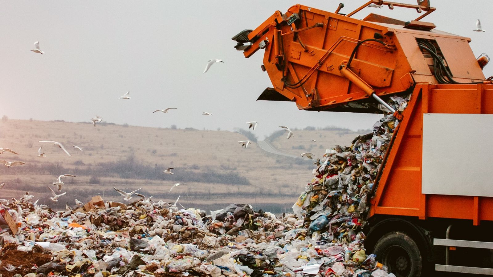 China impulsa el reciclaje y cierra sus fronteras a los residuos