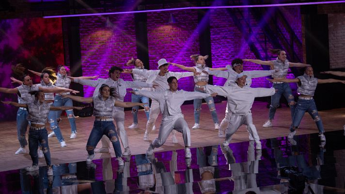 The Dancer - Actuación completa de D'oo wap